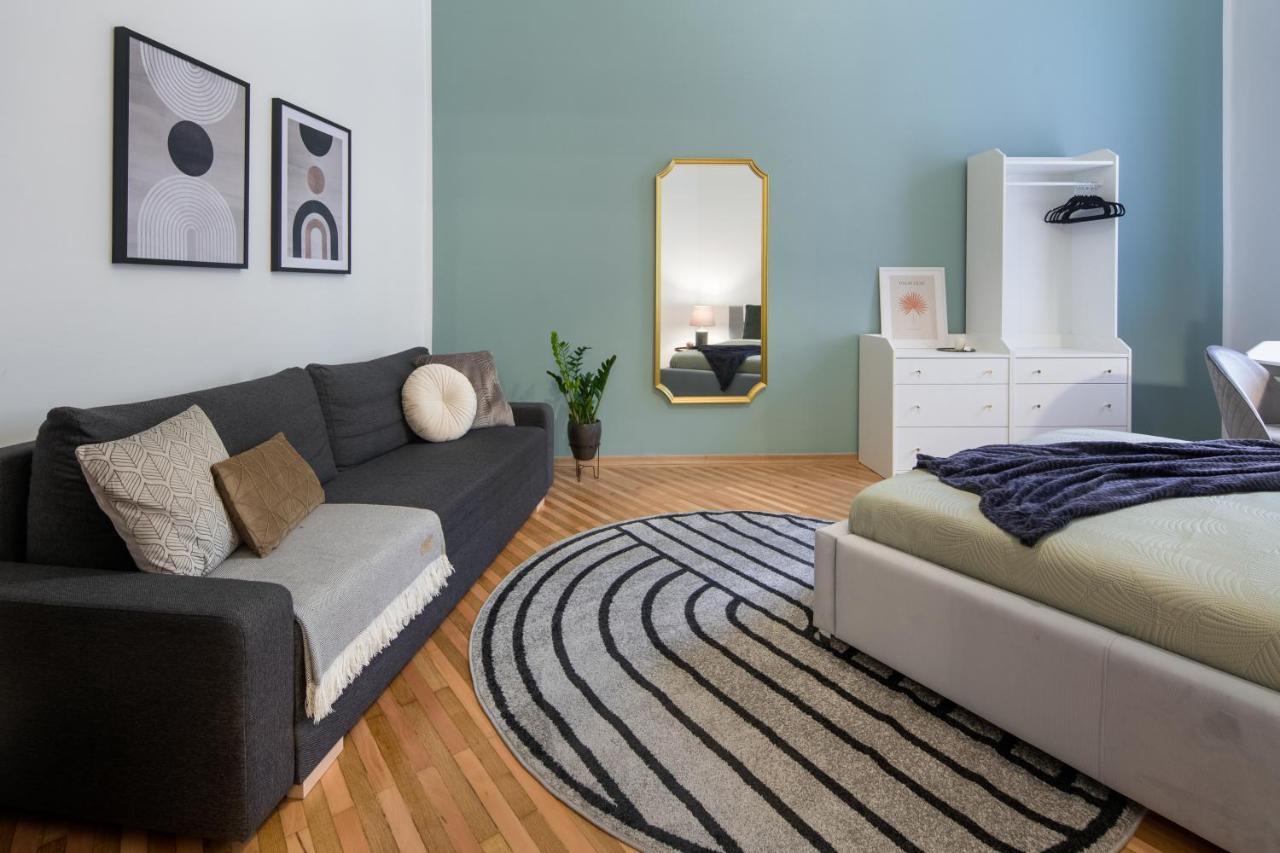 Wawelove Pilsudskiego - 3 Bedroom Apt. With Balcony And Free Parking! Kraków Exteriör bild