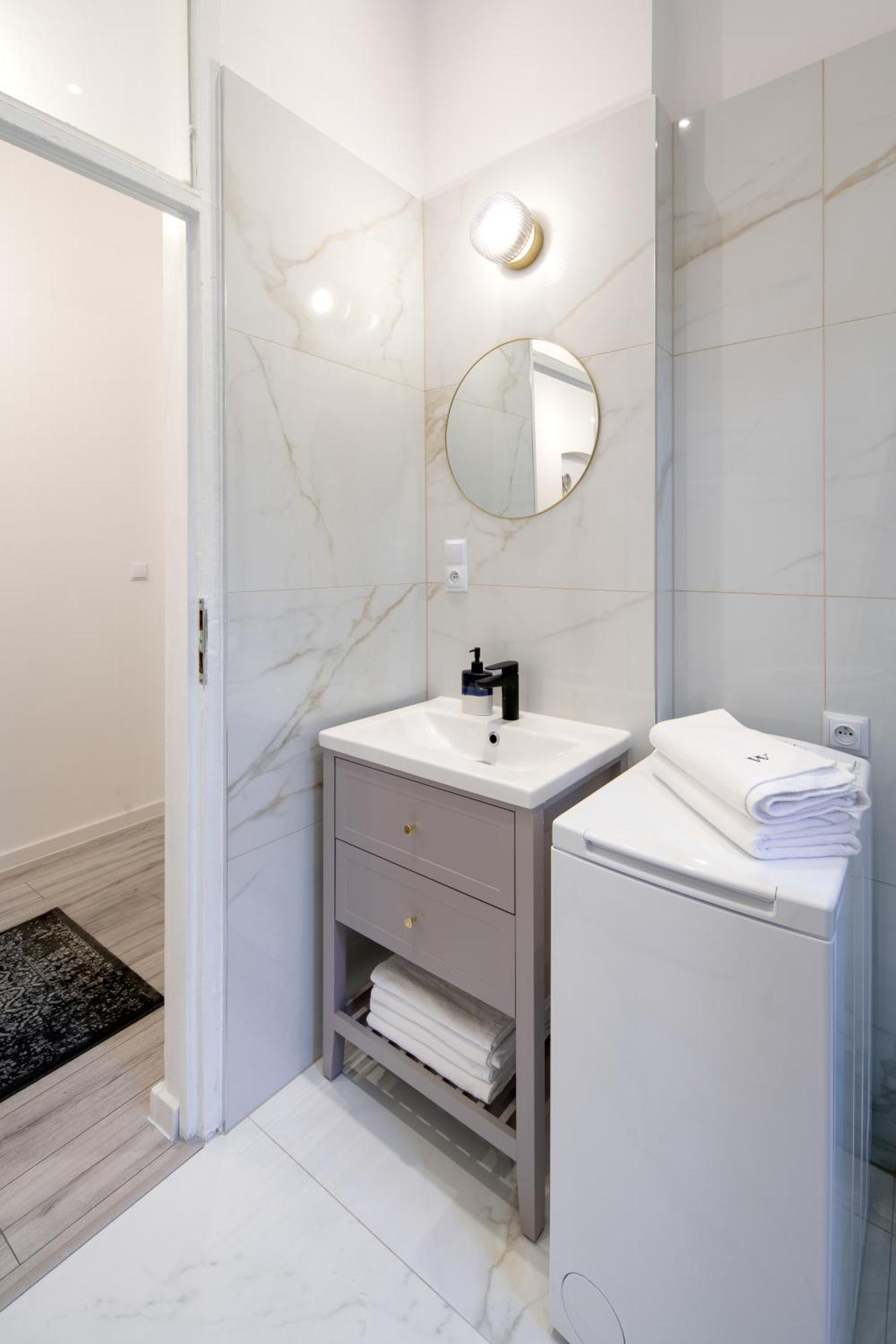 Wawelove Pilsudskiego - 3 Bedroom Apt. With Balcony And Free Parking! Kraków Exteriör bild
