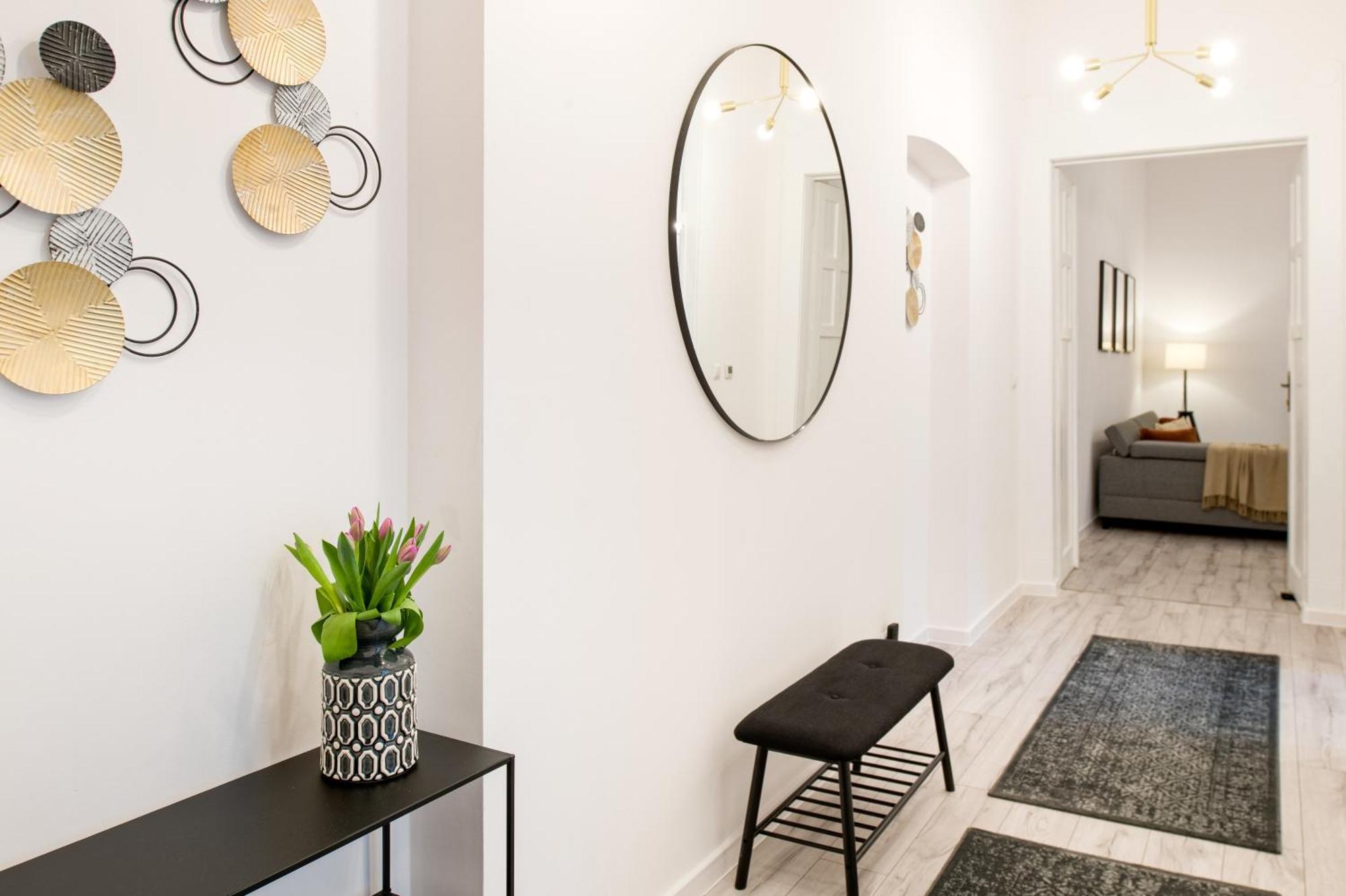 Wawelove Pilsudskiego - 3 Bedroom Apt. With Balcony And Free Parking! Kraków Exteriör bild