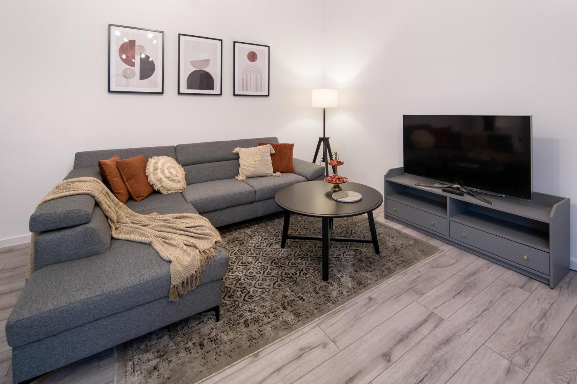Wawelove Pilsudskiego - 3 Bedroom Apt. With Balcony And Free Parking! Kraków Exteriör bild